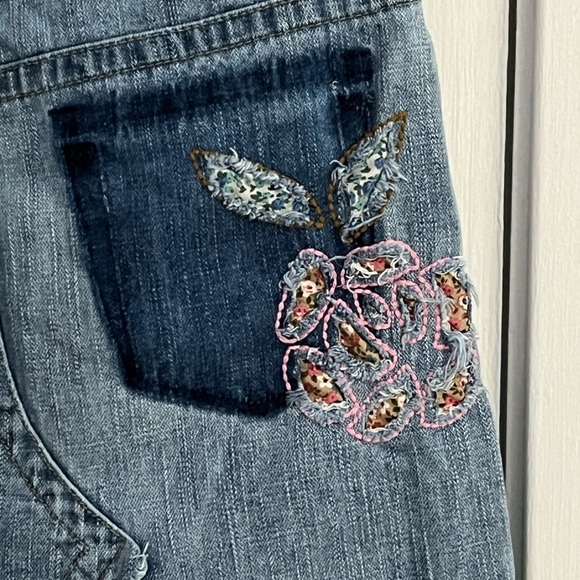 Delias Distressed embroidered Denim Skirt Size 9 Juniors Vintage - Picture 7 of 12
